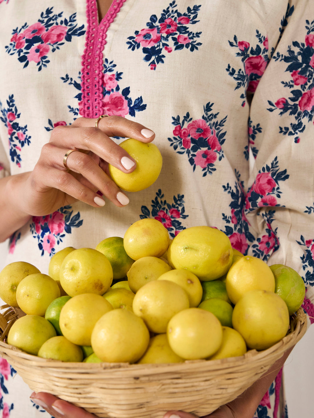 Women's Floral Balloon Sleeves Straight Kurta Set