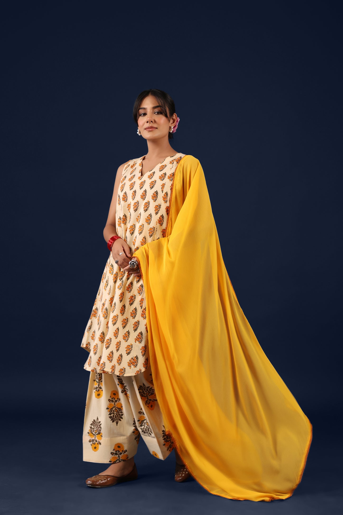 Women’s Sleeveless Cotton Straight Kurta Set with Dupatta