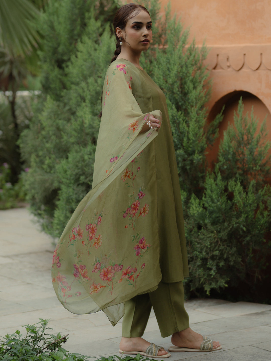 Women's Green Remi Silk Kurta Set with Organza Dupatta