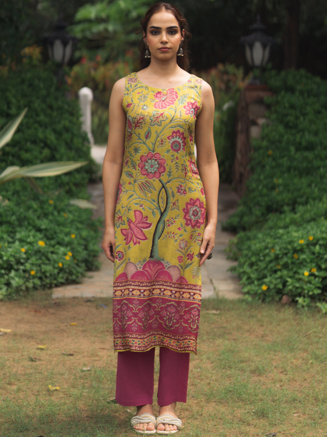 Women's Lime Green floral Sequined Sleeveless Kurta Set