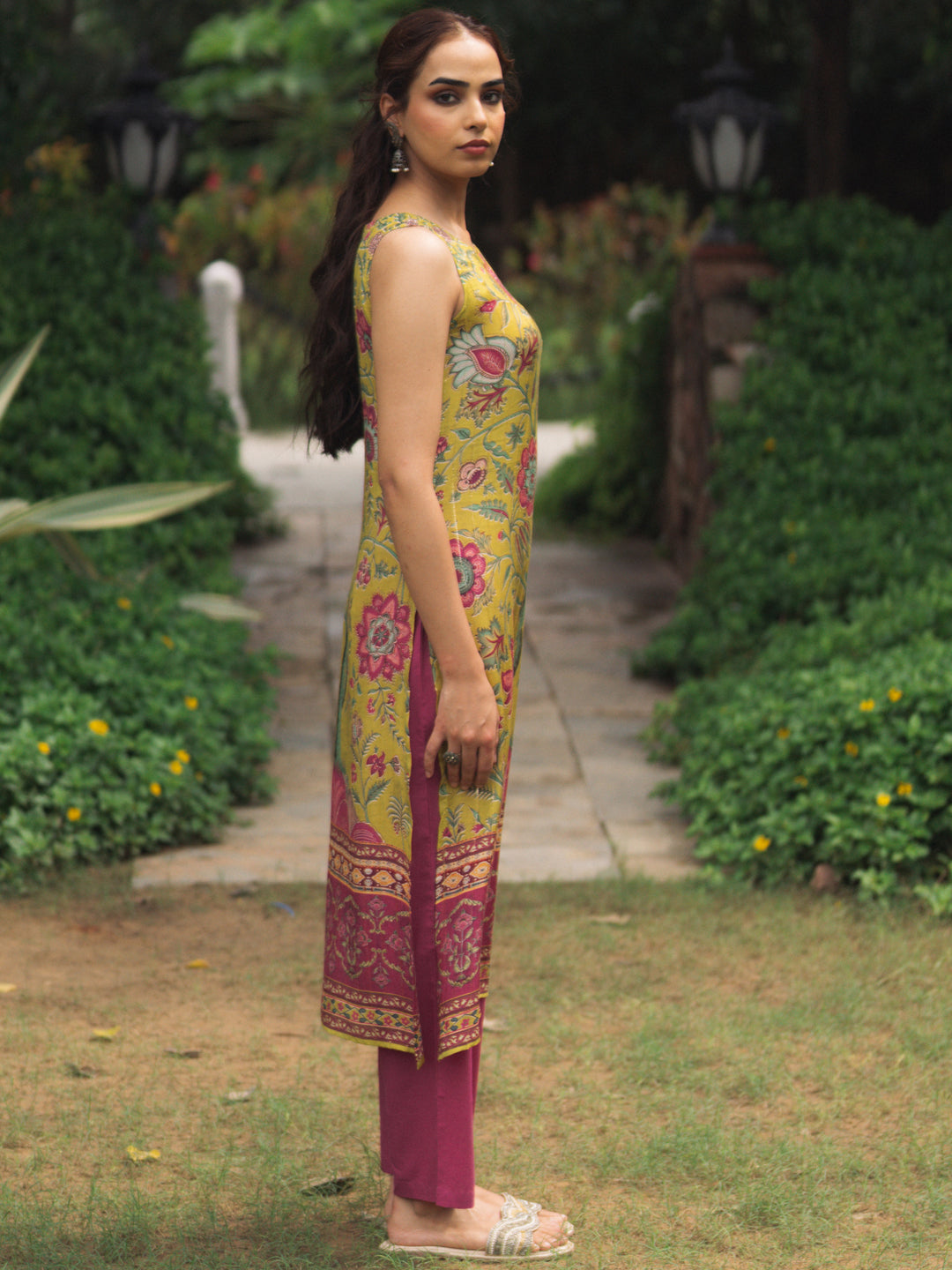 Women's Lime Green floral Sequined Sleeveless Kurta Set
