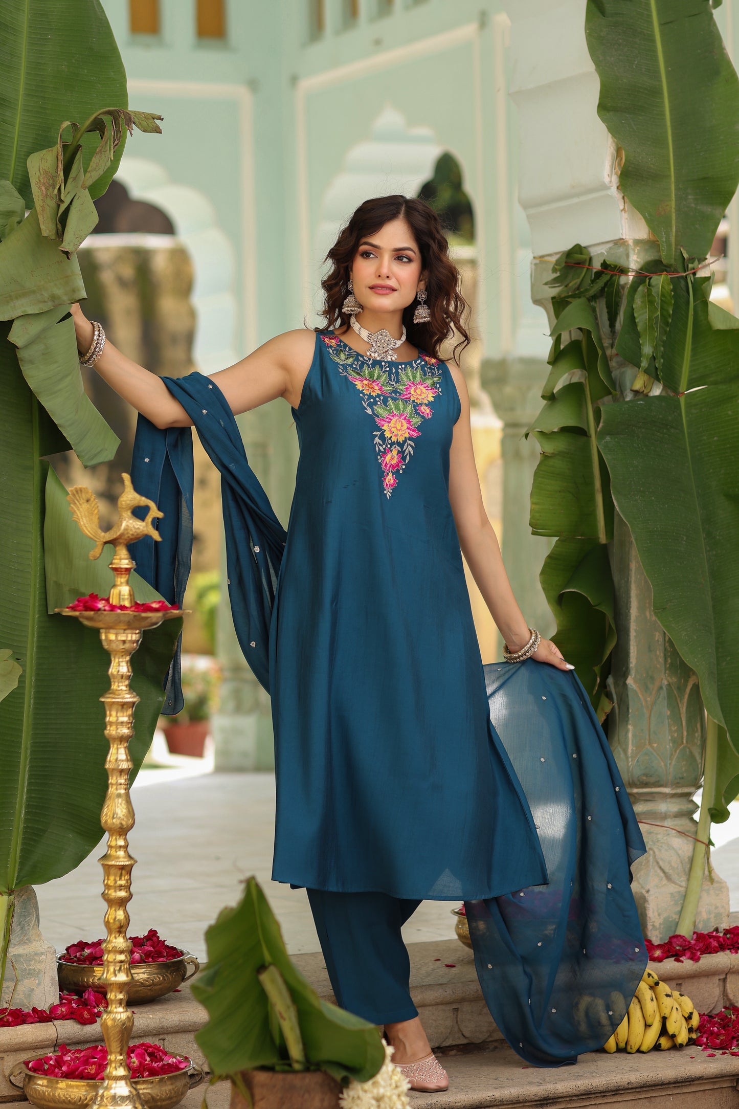 Women's Floral Embroidered Kurta Set