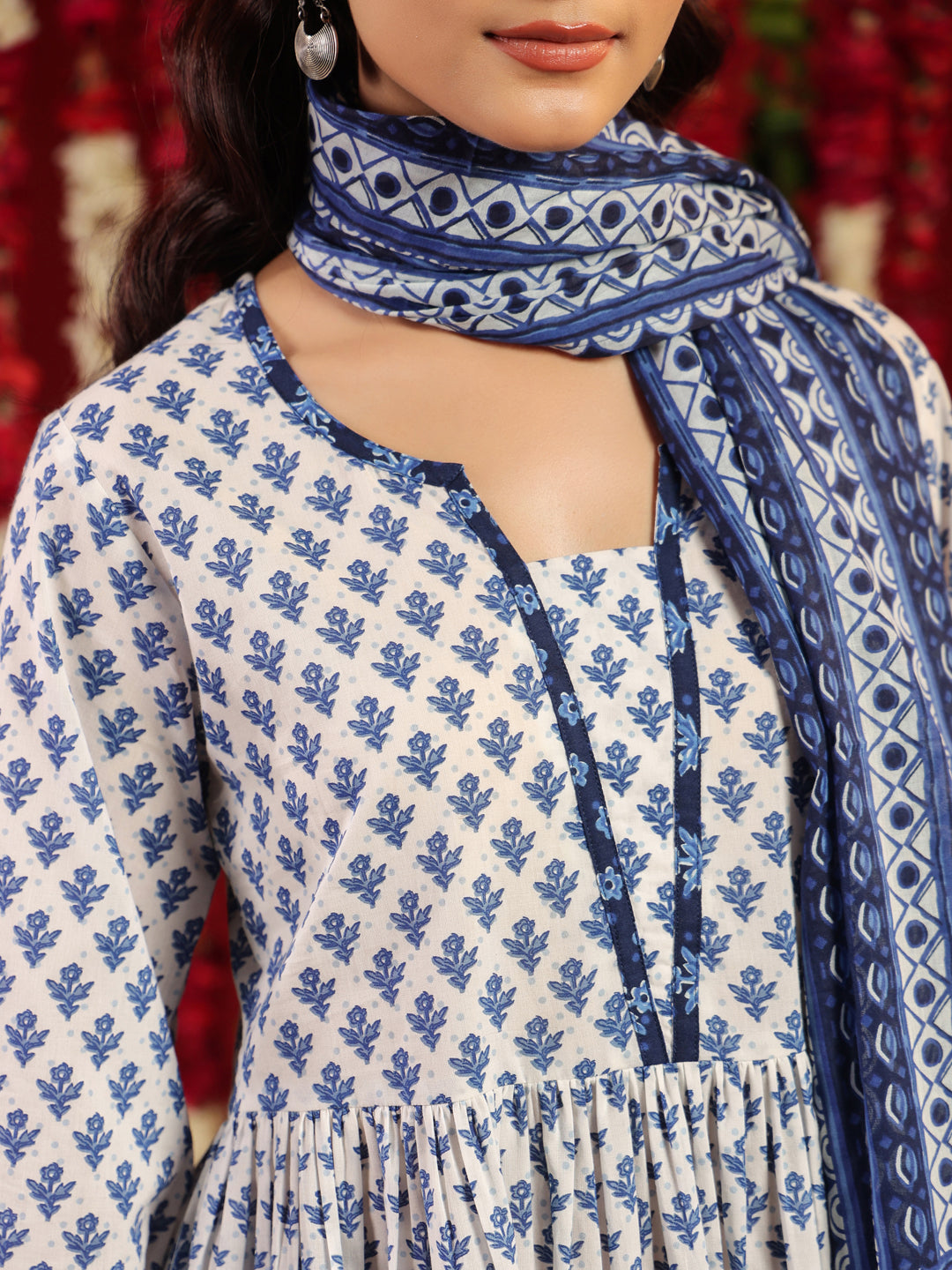 Women's White & ̌Indigo Blue Printed Cotton Suit Set
