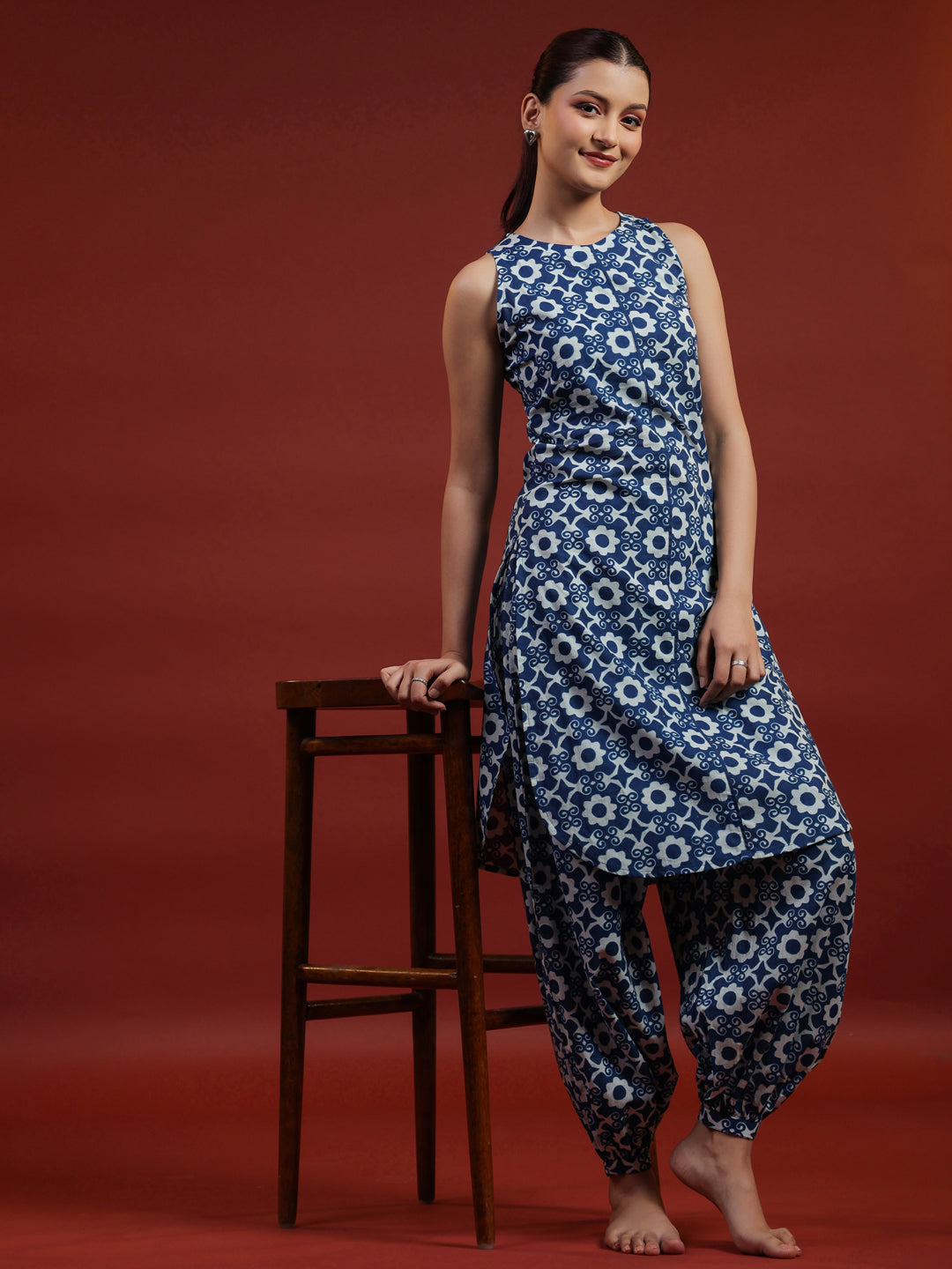 Women's Straight Kurta With Dhoti Pants