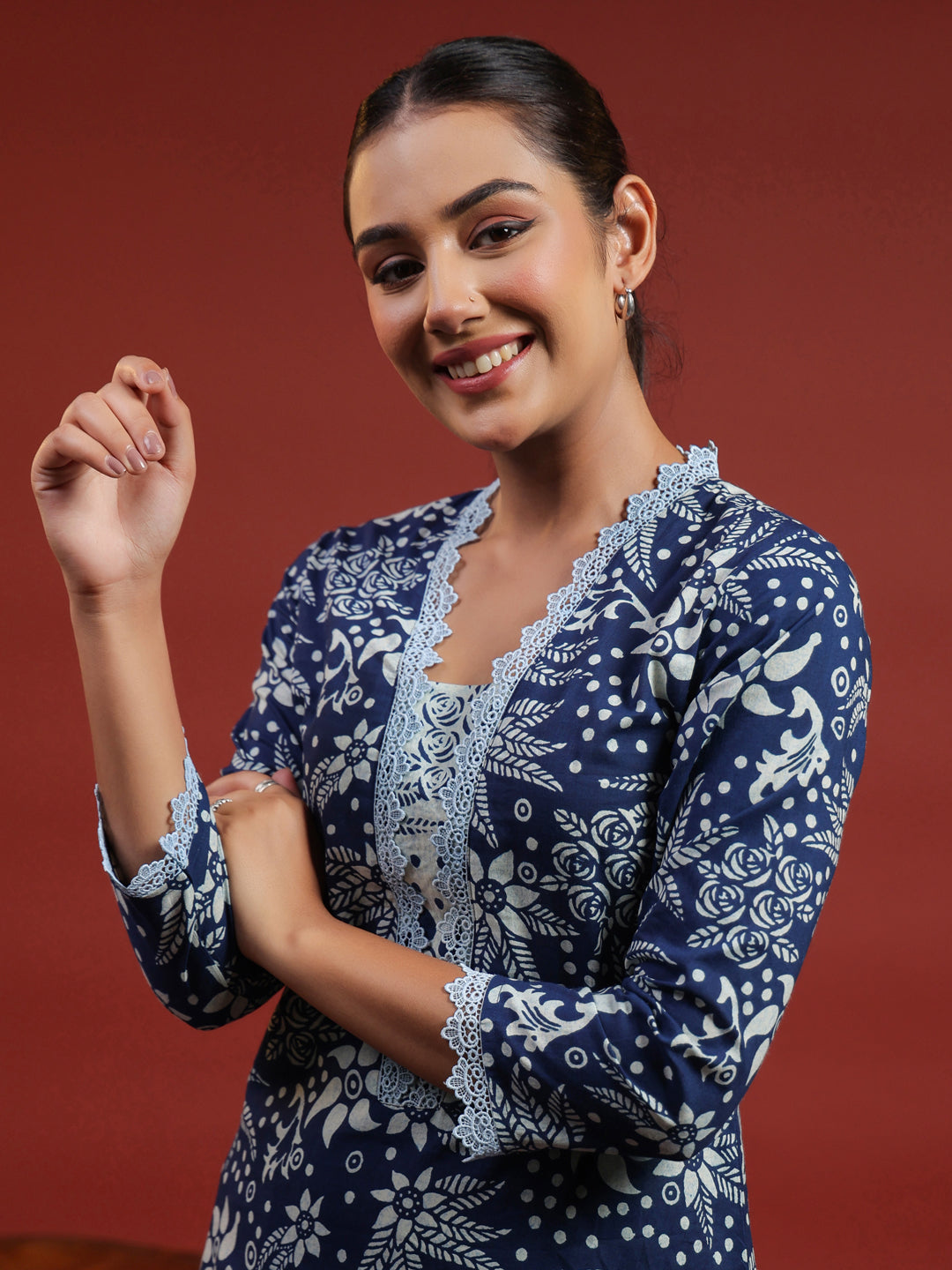 Women's Printed Cotton Kurta With Trousers