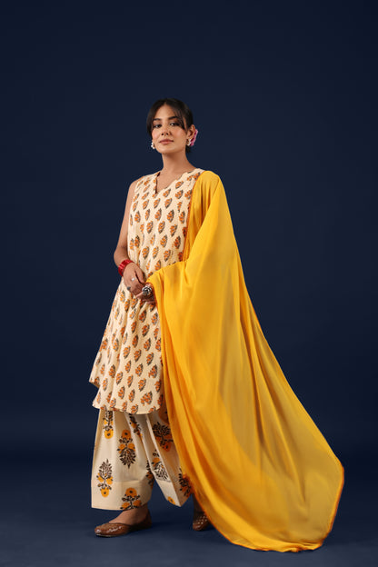 Women’s Sleeveless Cotton Straight Kurta Set with Dupatta