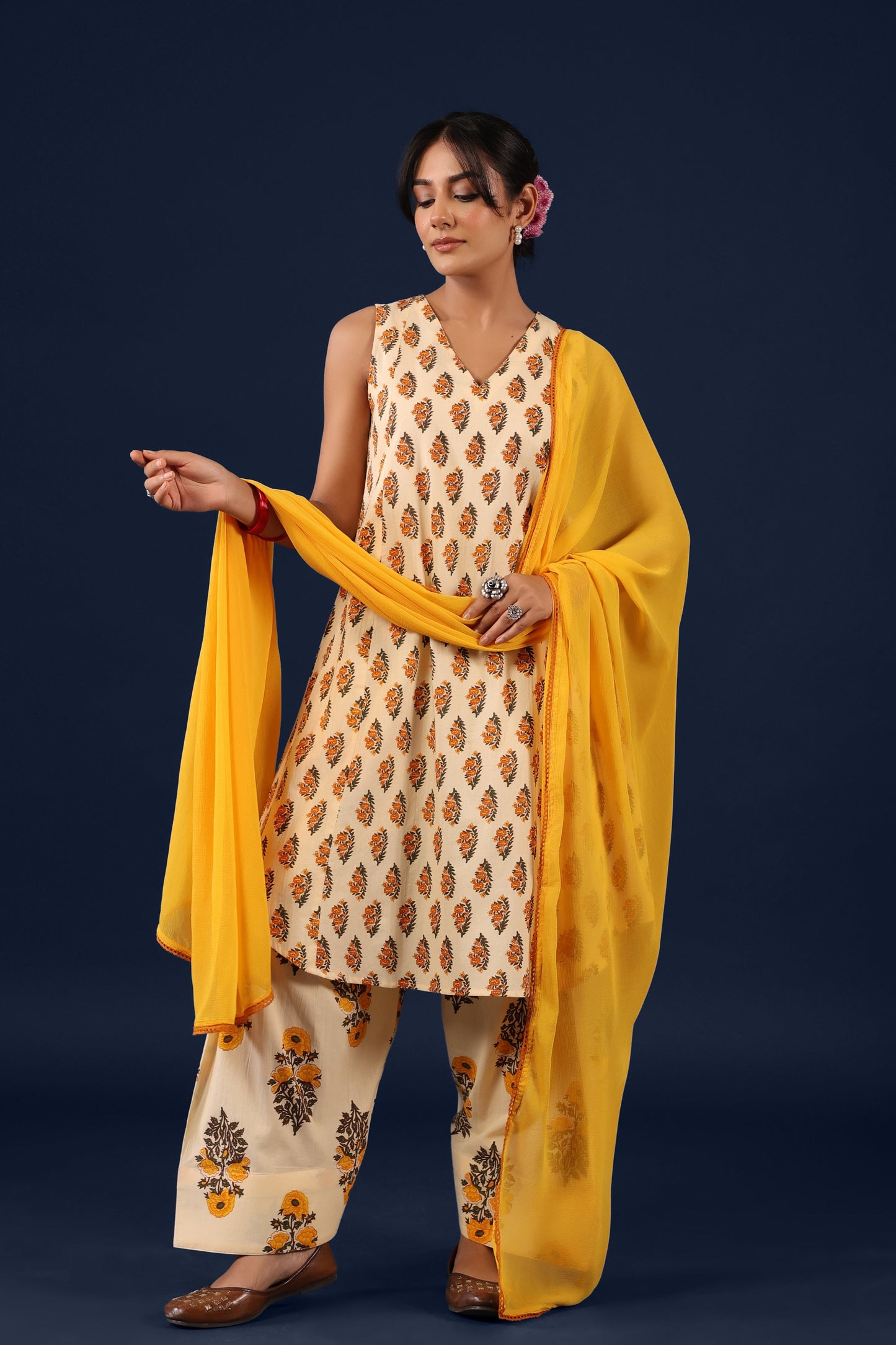 Women’s Sleeveless Cotton Straight Kurta Set with Dupatta
