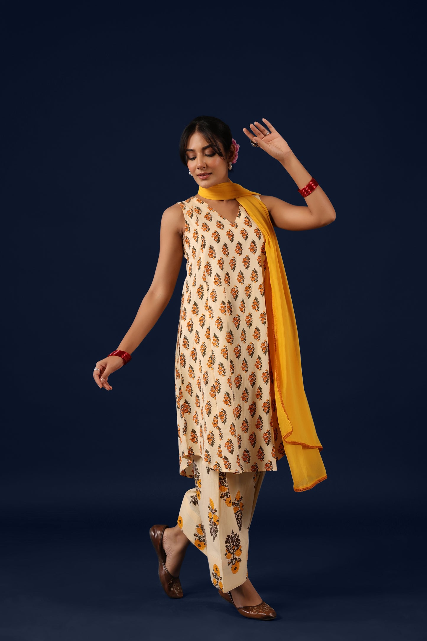 Women’s Sleeveless Cotton Straight Kurta Set with Dupatta