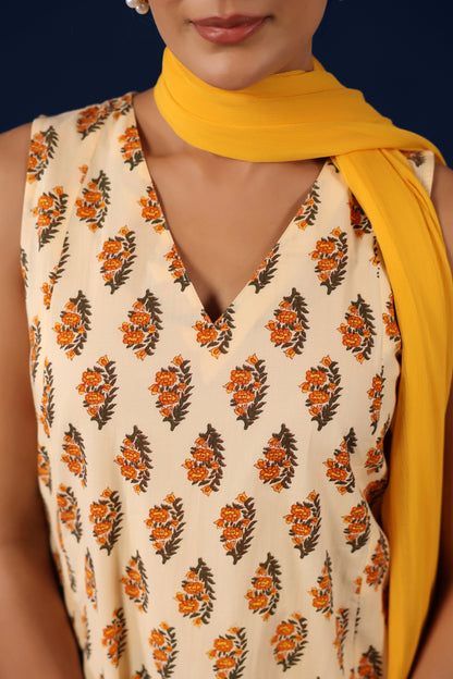 Women’s Sleeveless Cotton Straight Kurta Set with Dupatta