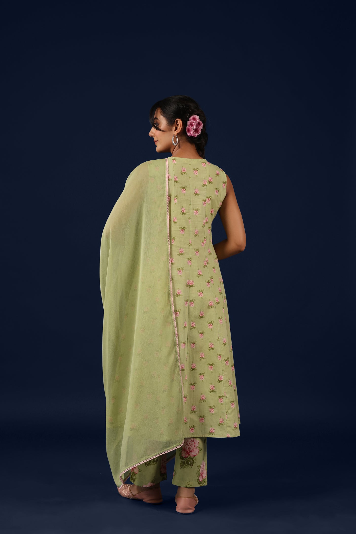 Women’s Sleeveless Cotton Straight Kurta Set with Dupatta