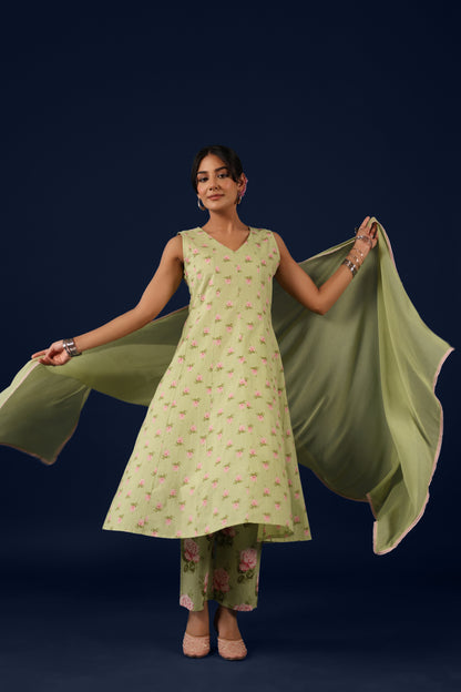 Women’s Sleeveless Cotton Straight Kurta Set with Dupatta
