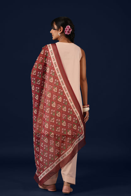Women’s Sleeveless Cotton Kurta and Salwar with Dupatta
