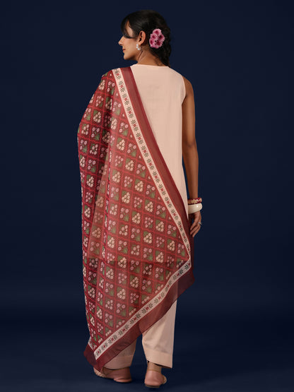Women’s Sleeveless Cotton Kurta and Salwar with Dupatta