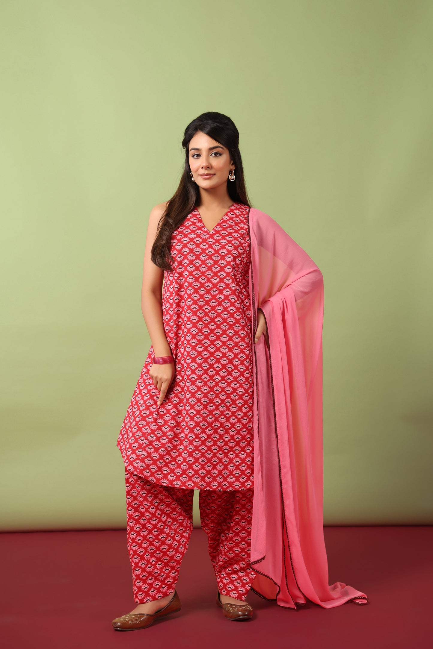 Women’s Sleeveless Cotton Straight Kurta Set with Dupatta