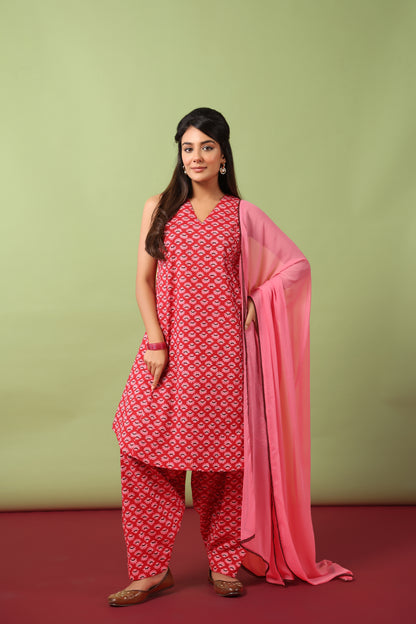 Women’s Sleeveless Cotton Straight Kurta Set with Dupatta