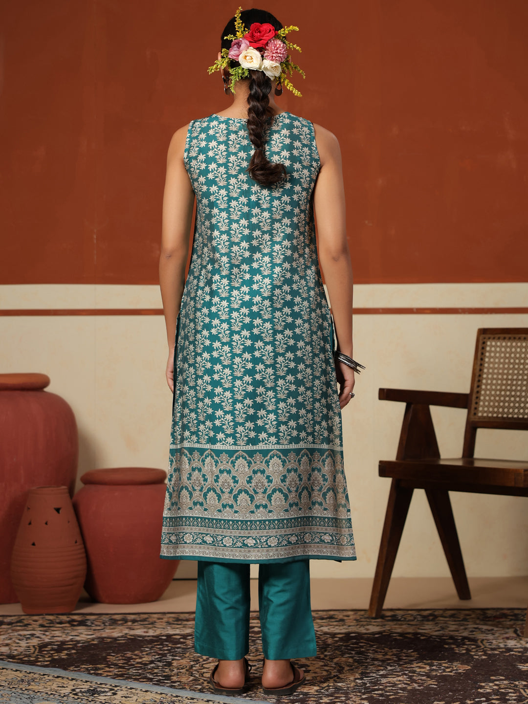 Women's Sleeveless Kurta Set