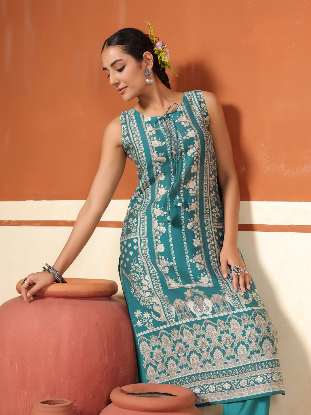 Women's Sleeveless Kurta Set