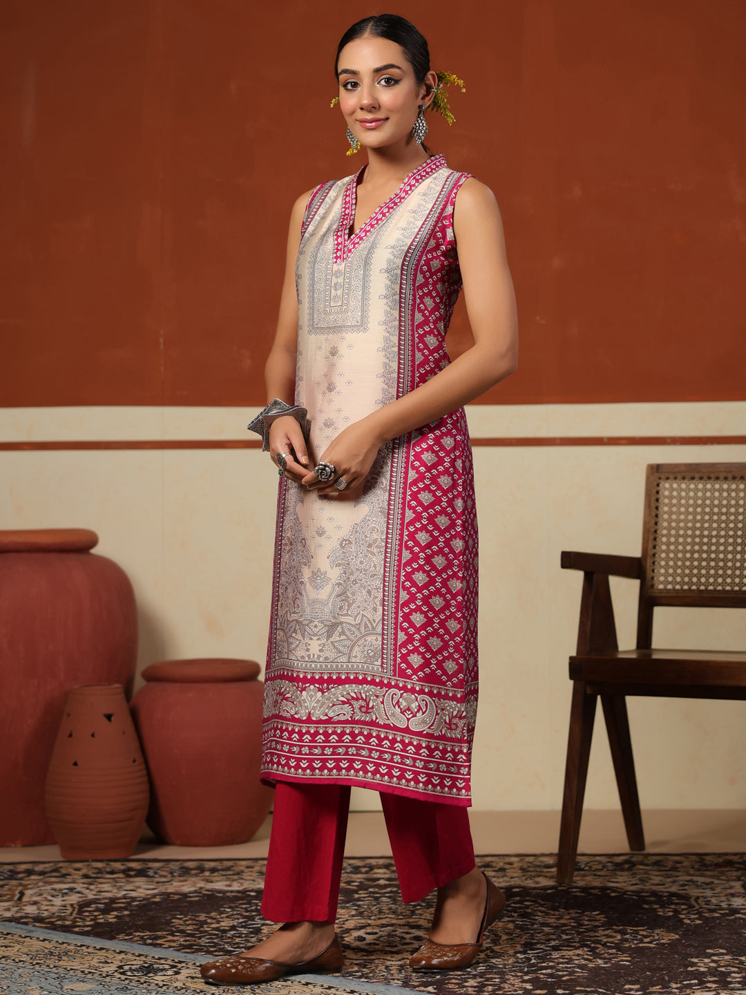 Women's Sleeveless Silk Kurta Set