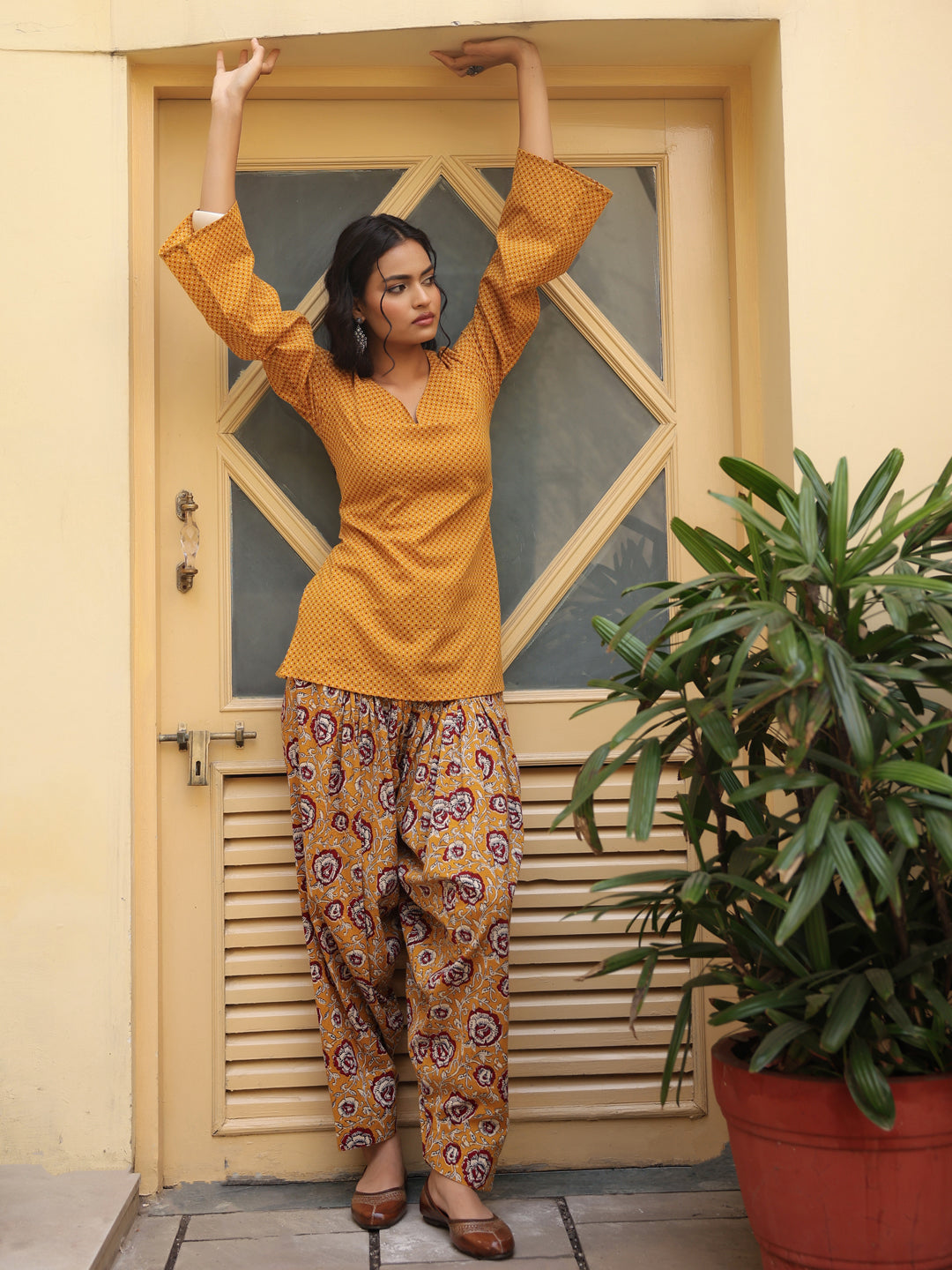 Women's Printed Cotton Kurta With Salwar