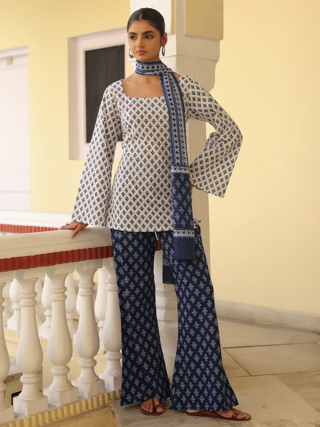 Women's Kurti with Flared Pants and Dupatta