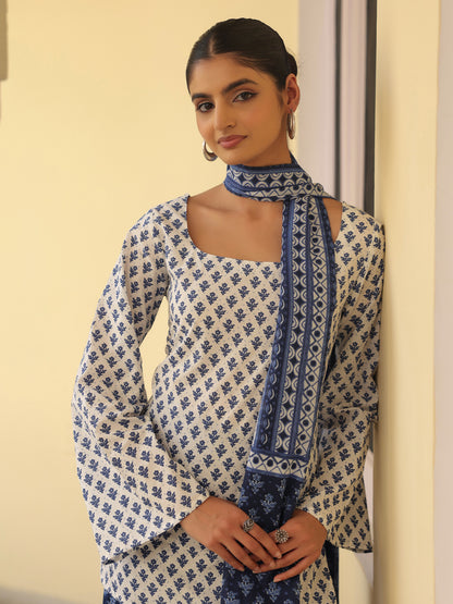 Women's Kurti with Flared Pants and Dupatta