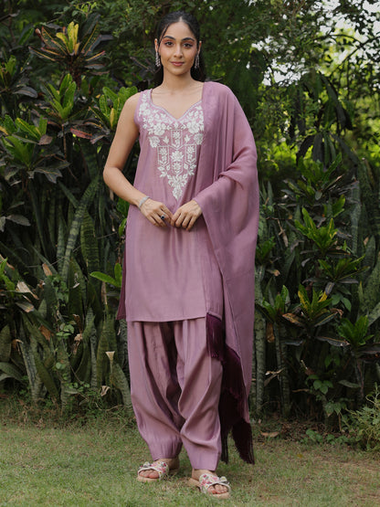 Women’s Lavendar Embroidered Sleeveless Kurta Set with Dupatta