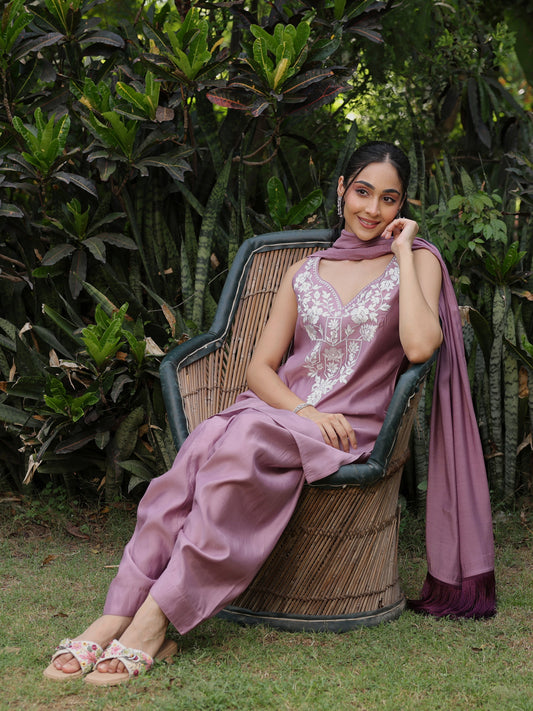 Women’s Lavendar Embroidered Sleeveless Kurta Set with Dupatta