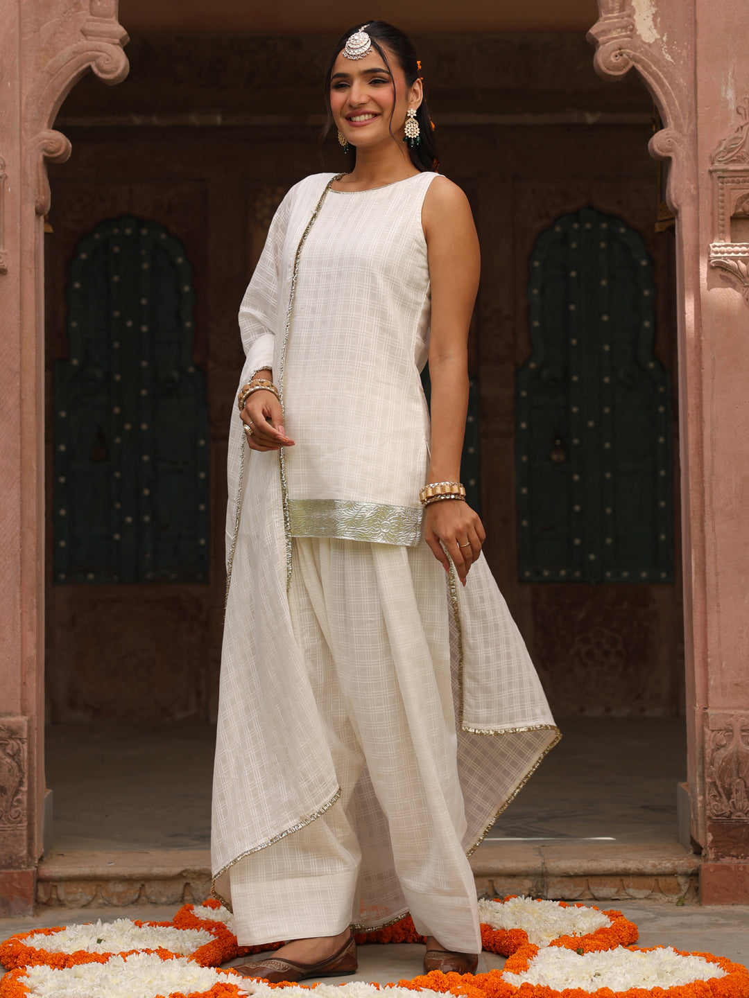 Women's White Woven Cottn Farshi Set with Dupatta