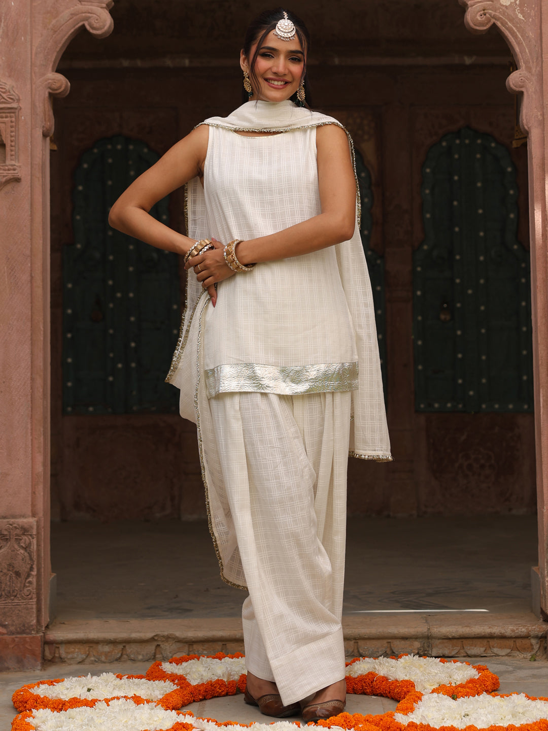 Women's White Woven Cottn Farshi Set with Dupatta