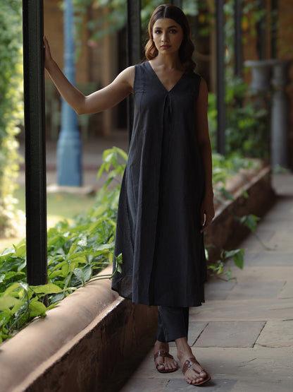 Women's Black Cotton V neck A line Kurta with Trousers