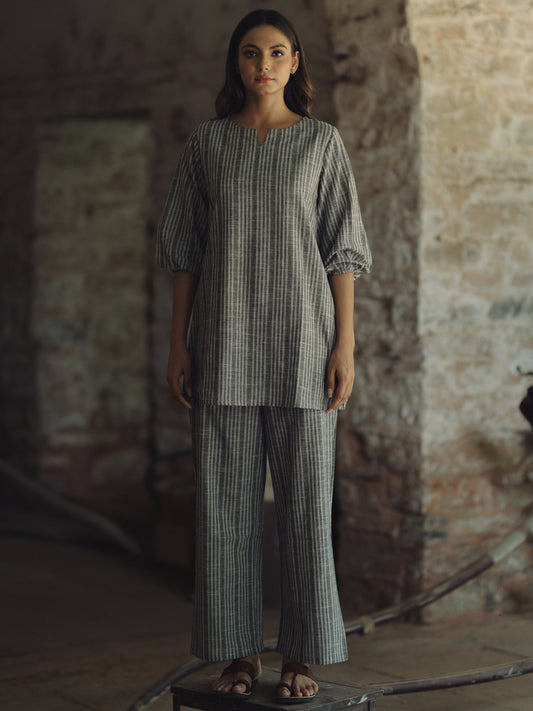 Women's Grey Short Kurta with Trousers