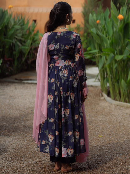 Women's Navy Blue Georgette Kurta Set With Dupatta