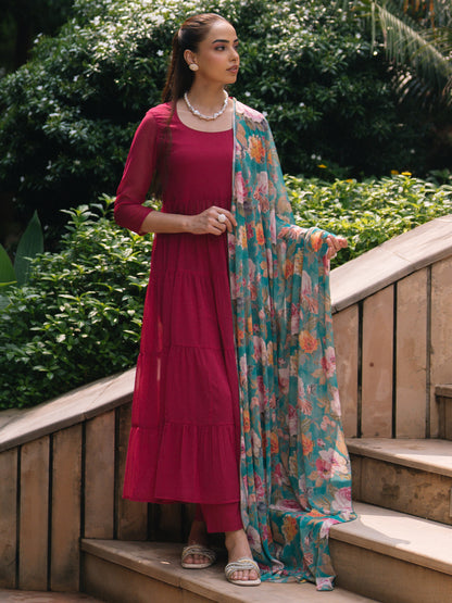 Women's Dark Pink Georgette Kurta Set With Dupatta