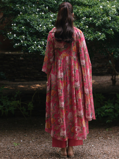 Women's Peach Georgette Kurta Set With Dupatta