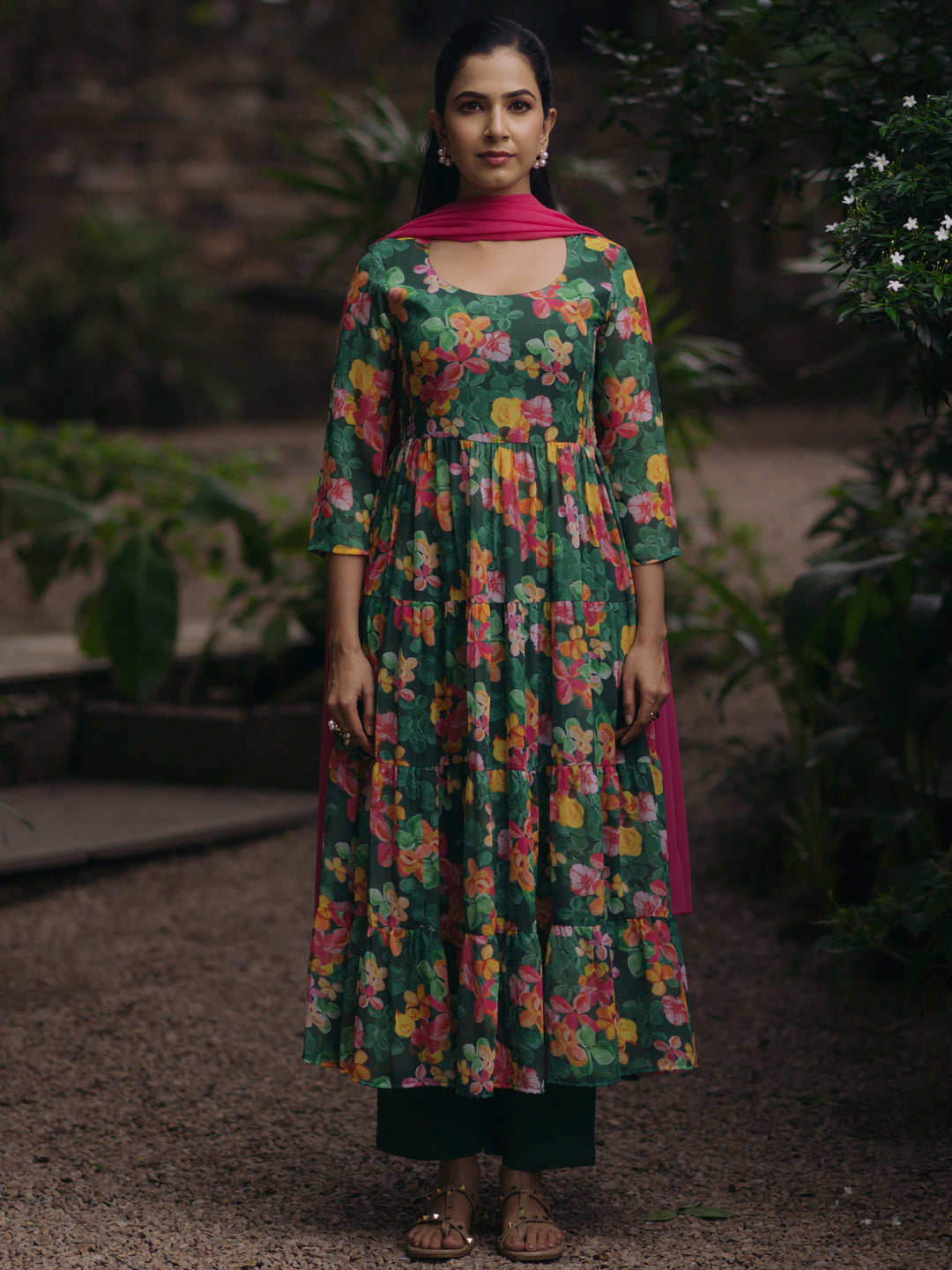Women's Dark Green Georgette Kurta Set With Dupatta
