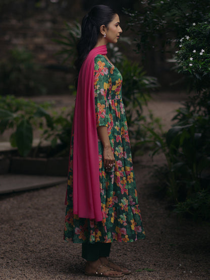 Women's Dark Green Georgette Kurta Set With Dupatta