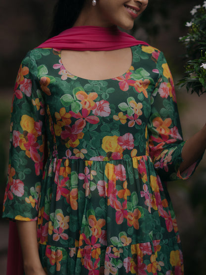 Women's Dark Green Georgette Kurta Set With Dupatta