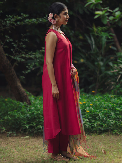 Women's Dark Pink Remi Silk Kurta Set with Organza Dupatta