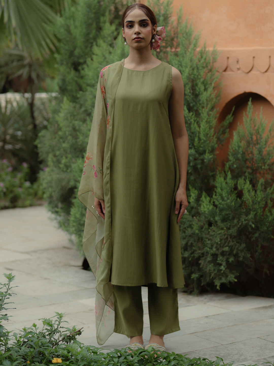 Women's Green Remi Silk Kurta Set with Organza Dupatta