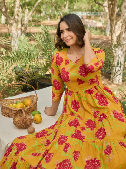 Women's Cotton Tiered Kurta with Straight Trousers