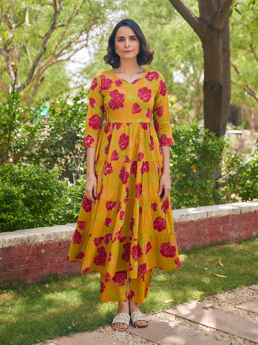 Women's Cotton Tiered Kurta with Straight Trousers