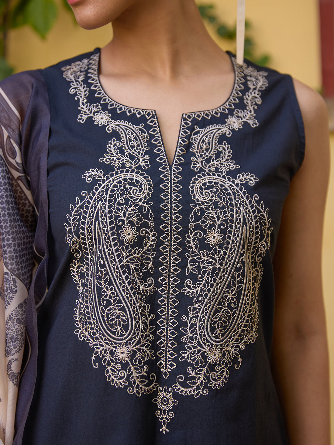 Women's Sleeveless Embroidered Kurta Set with Dupatta