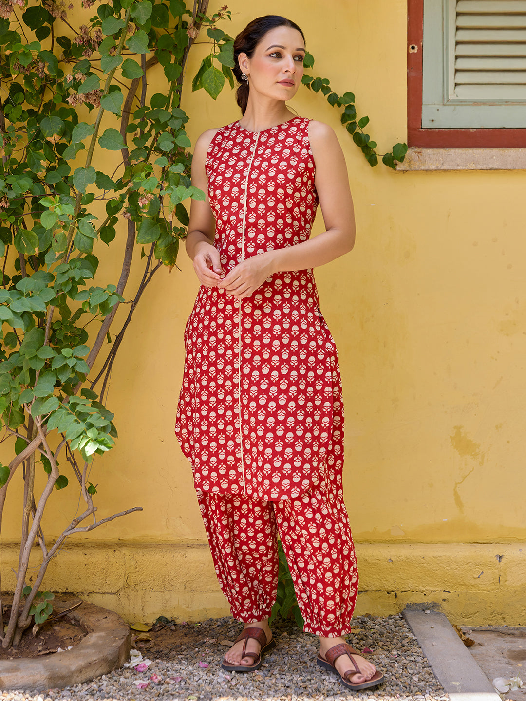 Women's Straight Kurta With Dhoti Pants