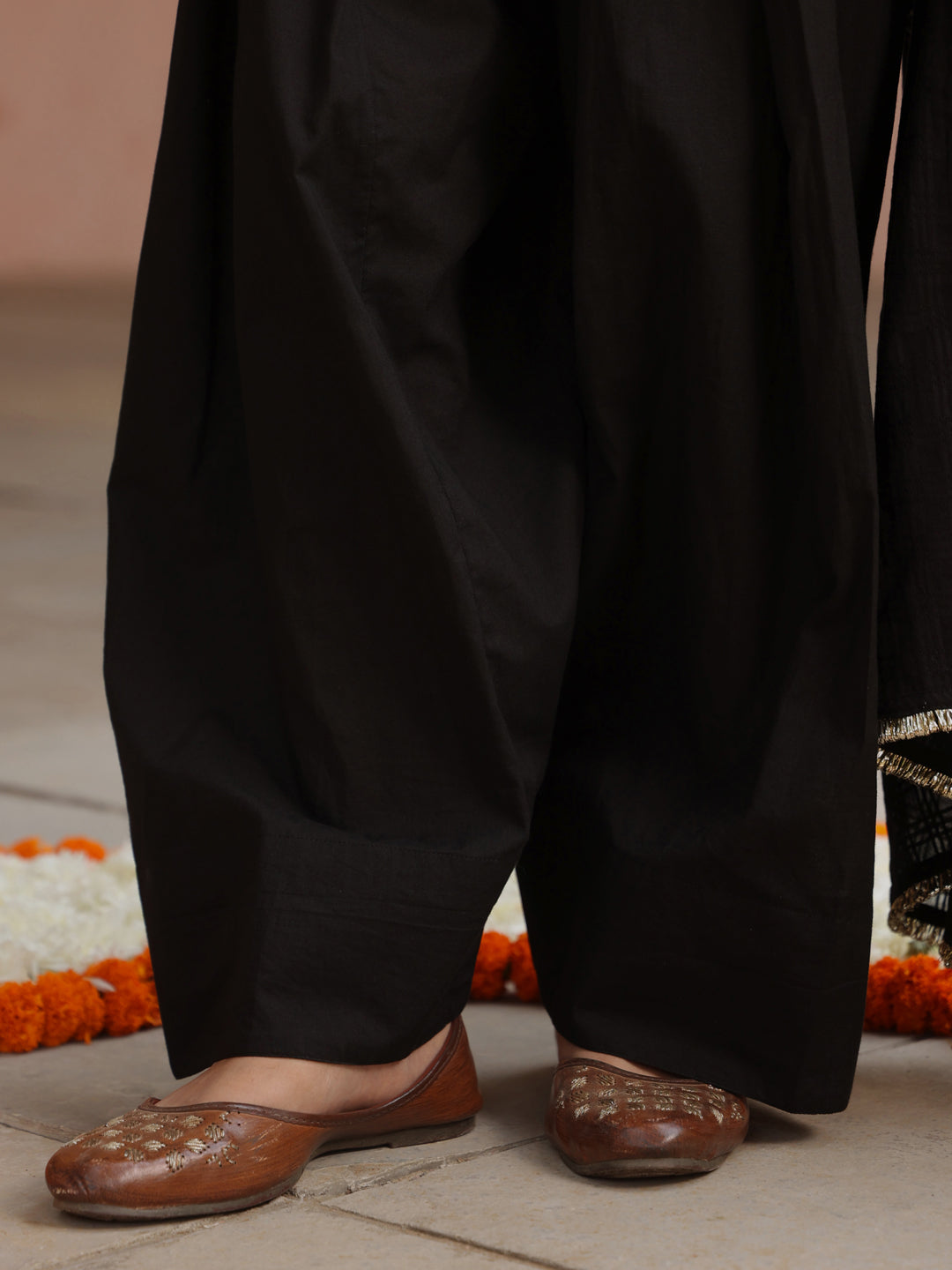 Women's Black Woven Cotton Farshi Set with Dupatta