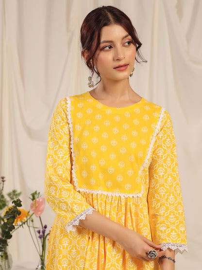 Women's Yellow Printed Cotton Kurta With Trouser