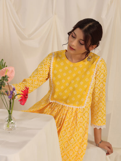 Women's Yellow Printed Cotton Kurta With Trouser