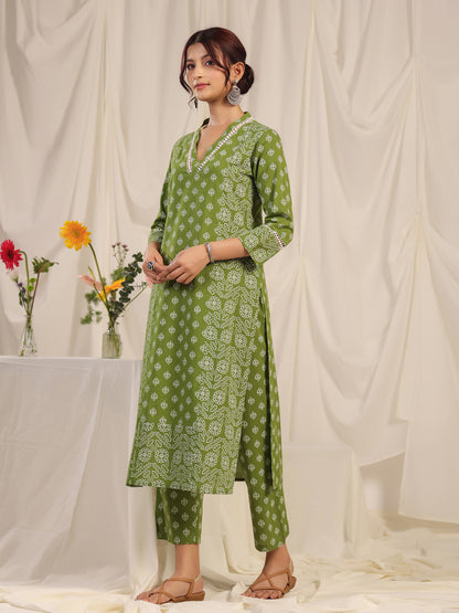 Women's Green Printed Straight Kurta with trouser