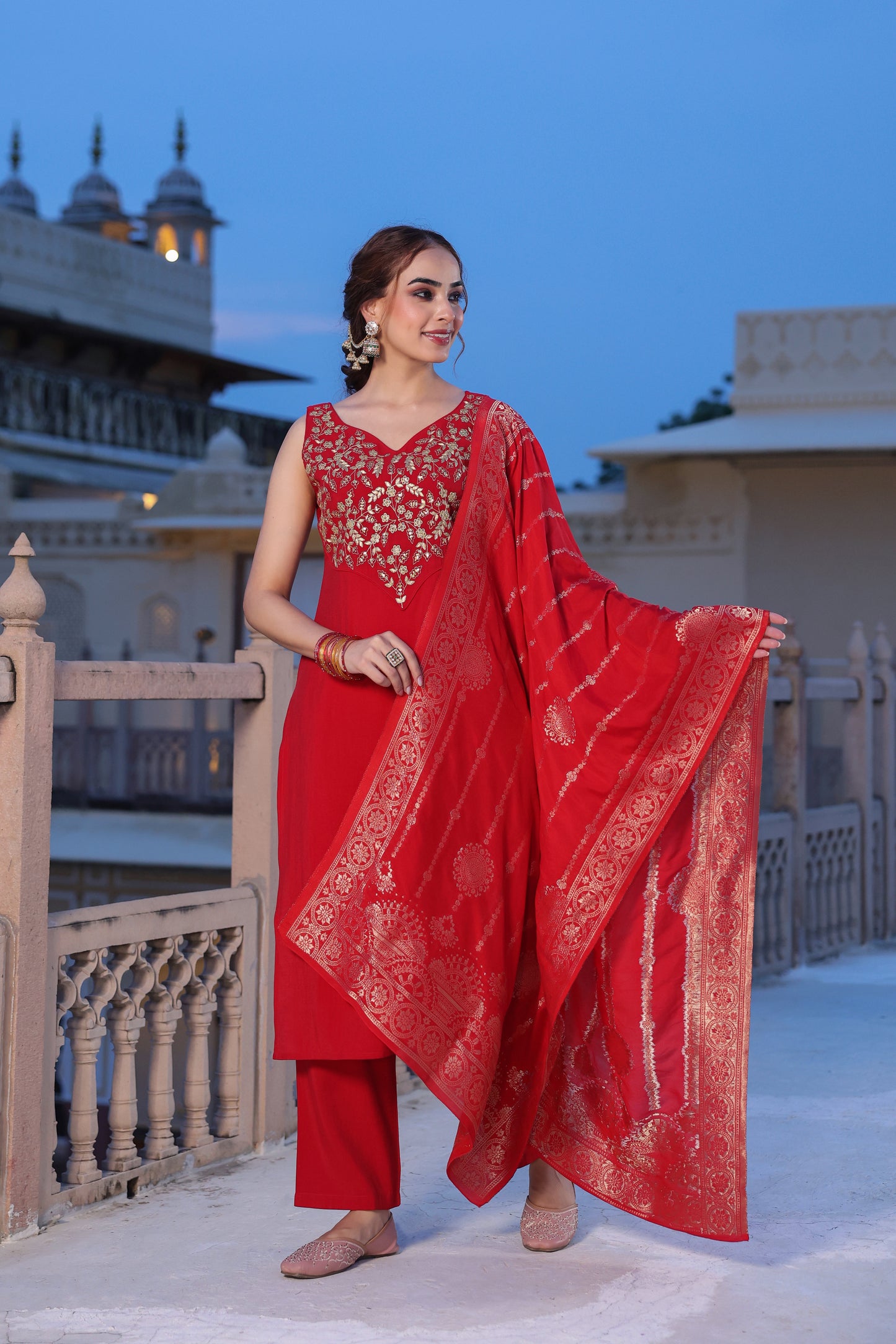 Women's  Embroidred Kurta Set