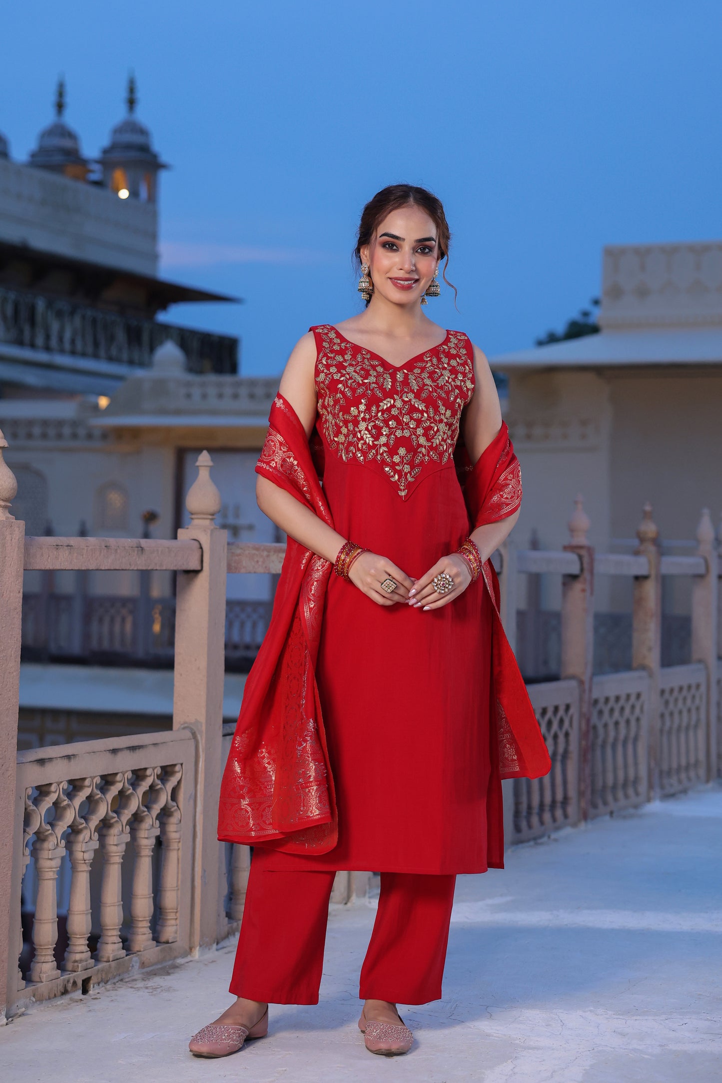 Women's  Embroidred Kurta Set