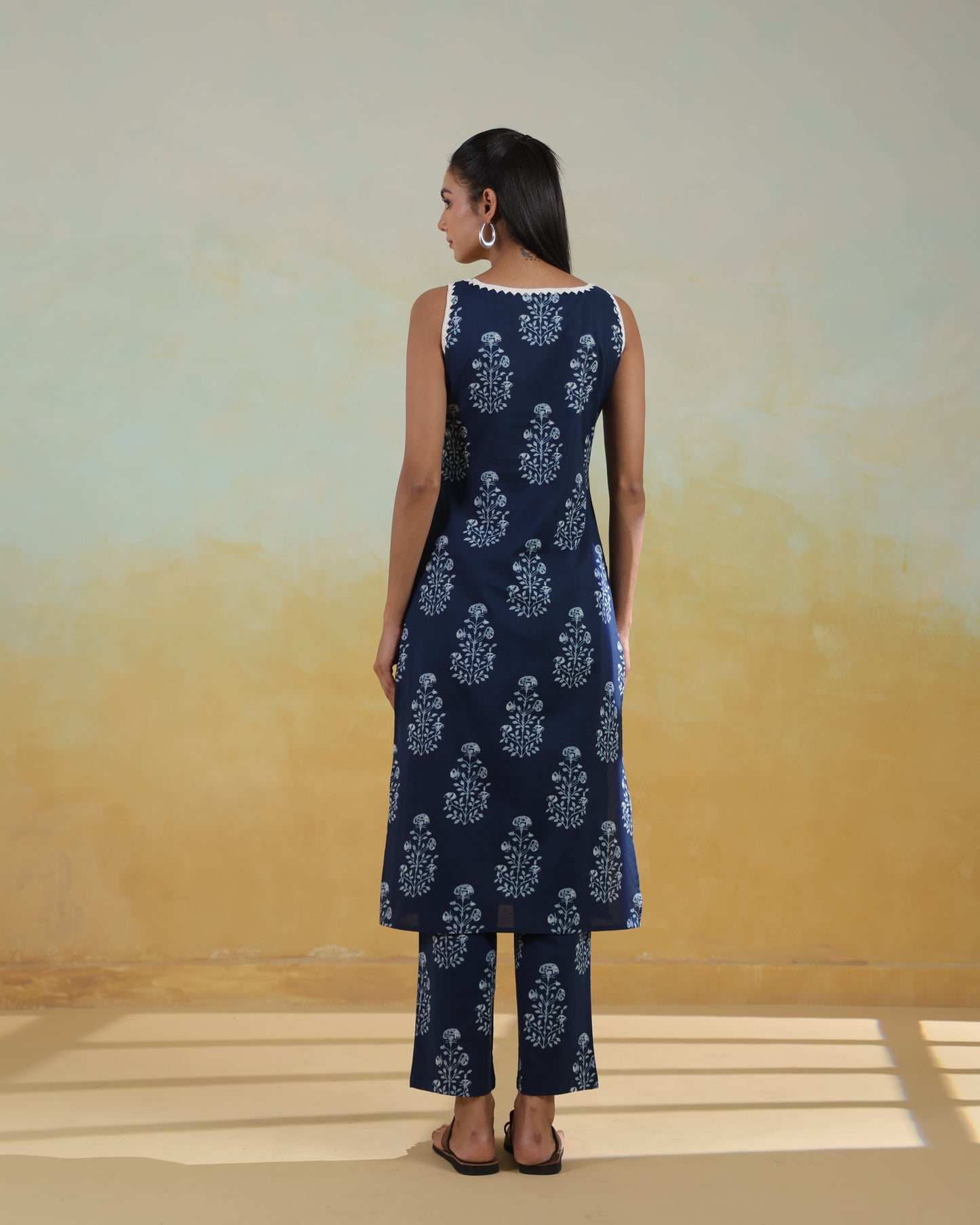 Women's Sleeveless Cotton Kurta Set